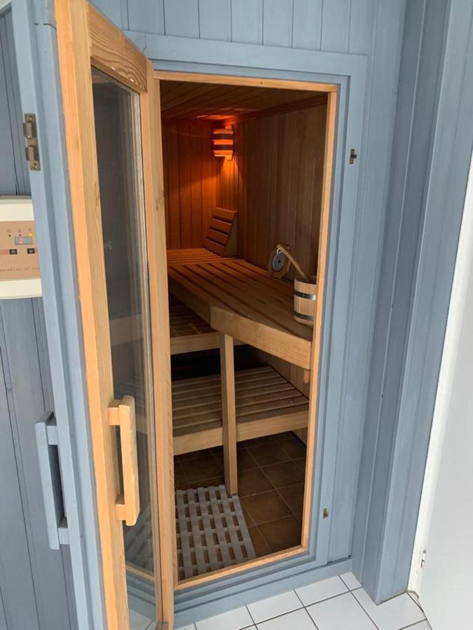 Wohnung Mit Einer Sauna Direkt Am Park ヴィースバーデン エクステリア 写真